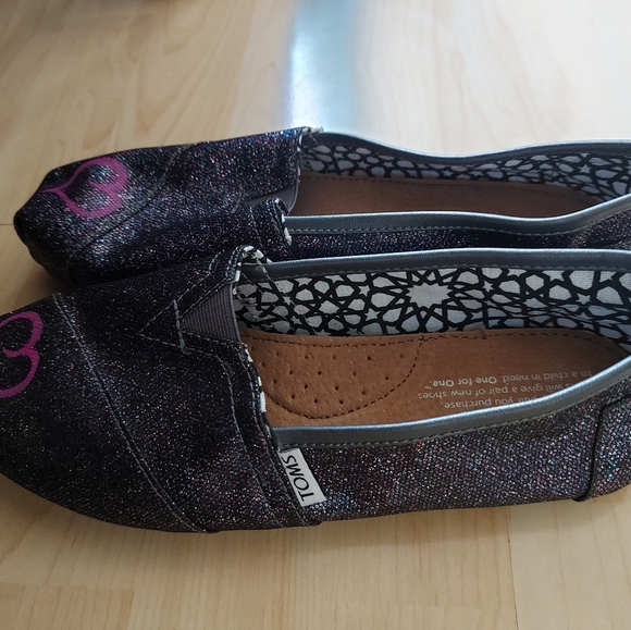 🔖 Toms Black Glitter Flats with Purple Heart - Picture 6 of 10